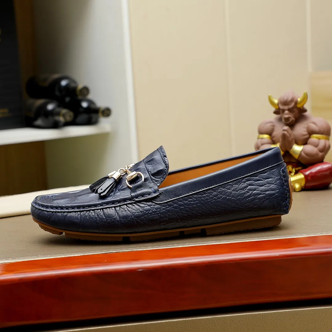 Men's shoes💰360💰🕷🕷️【 GUCCI 】Gucci's best-selling trendy men's casual slip-on shoes 🇨🇳Official website original 1:1 mold 💯Original quality, fine workmanship ☘Fashionable and versatile, perfect shape, comfortable on the feet 🍓Trendy men's recommended model, imported cowhide on the top layer 🎋High-quality pigskin lining, rubber wear-resistant and non-slip outsole, high-end atmosphere, worth owning 🍉Optional 38-44